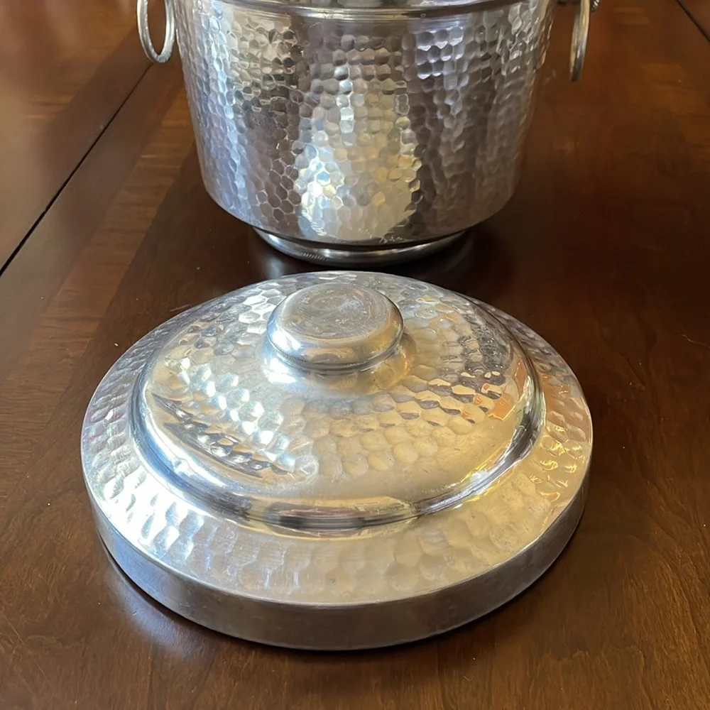 VTG mid century hammered aluminum ice bucket with lid & handles made in Italy